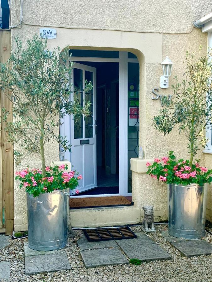 Sw Bed & Breakfast Swindon Eksteriør billede