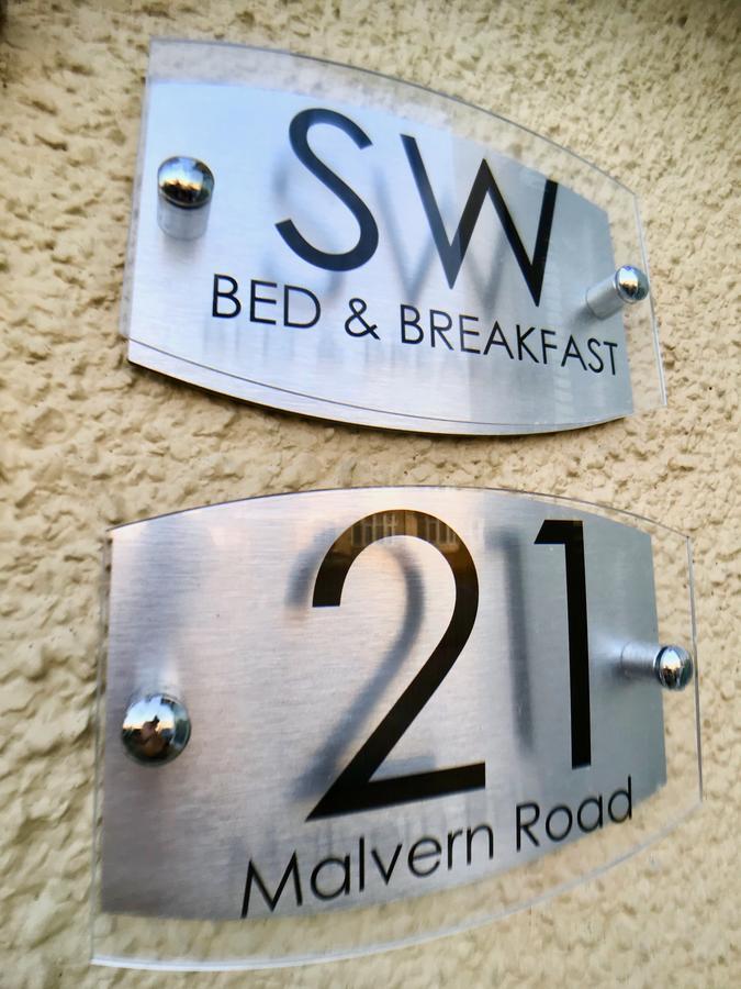 Sw Bed & Breakfast Swindon Eksteriør billede